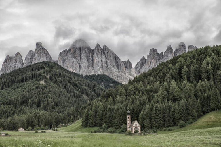 Dolomiten Kirche